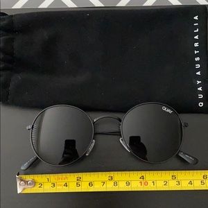 Quay basics line sun glasses